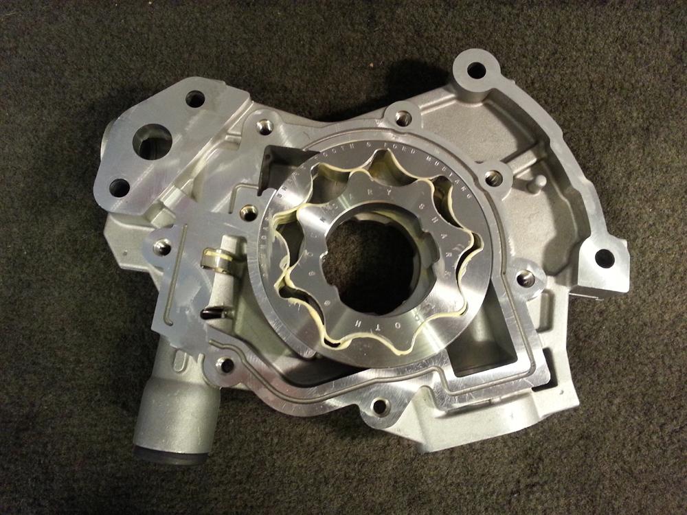 Oil%20pump%20new%20gears.jpg