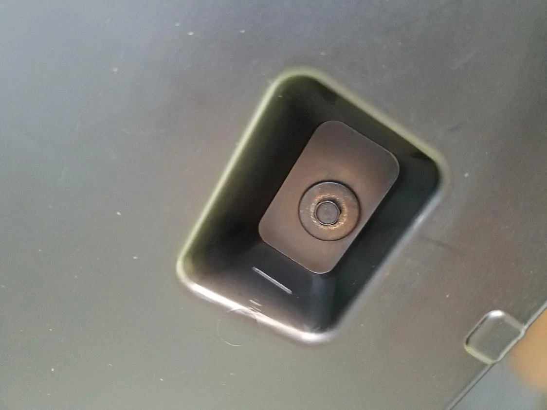 2015-mmd350-front-screw-close-up.webp