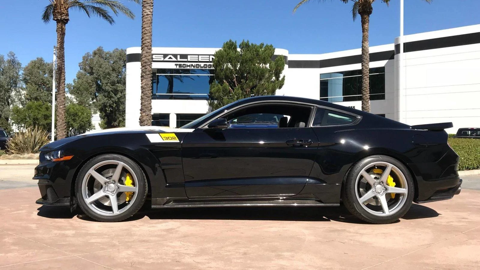 35th-anniversary-saleen-mustang-1-1.webp