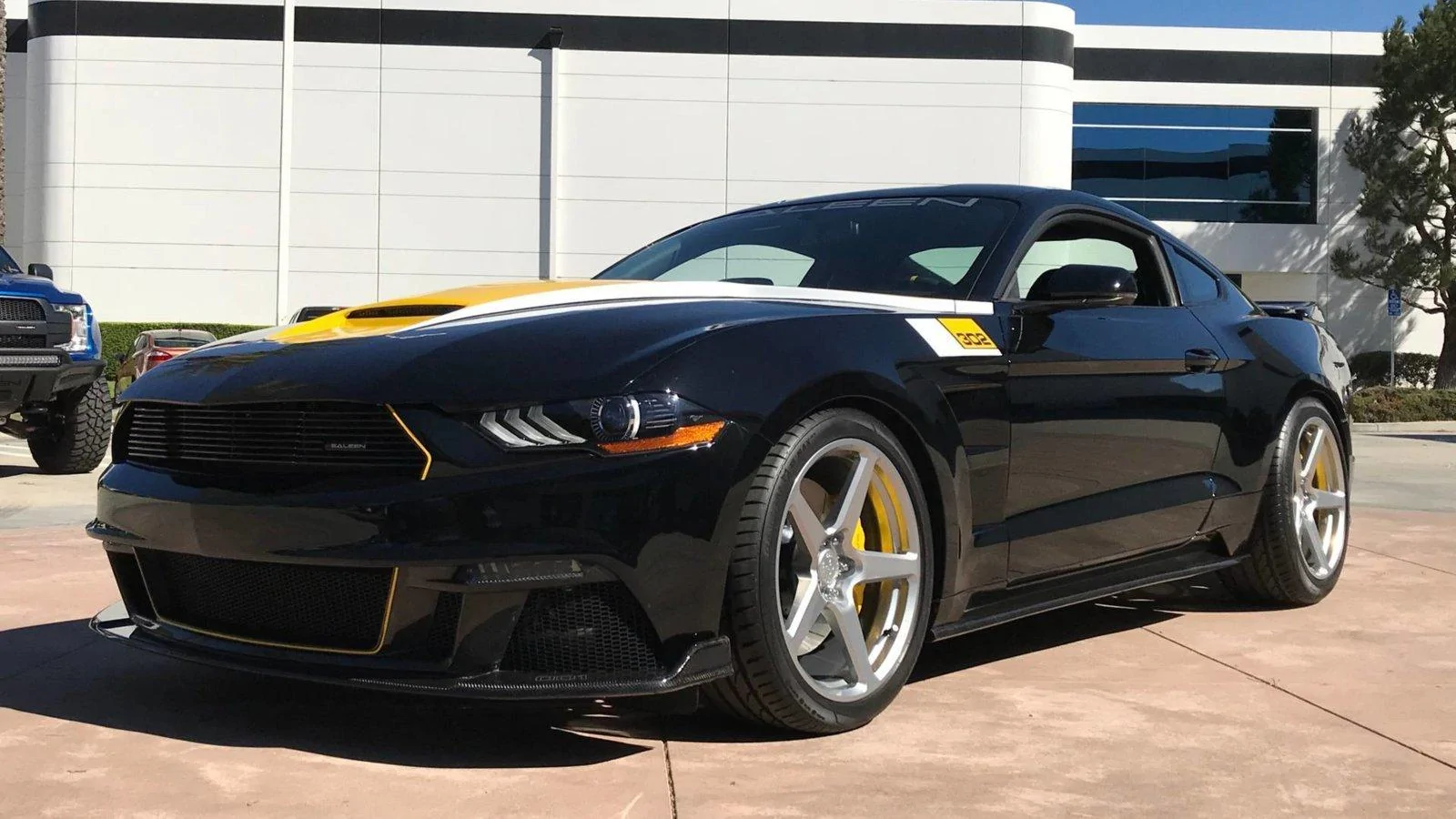 35th-anniversary-saleen-mustang-1.webp