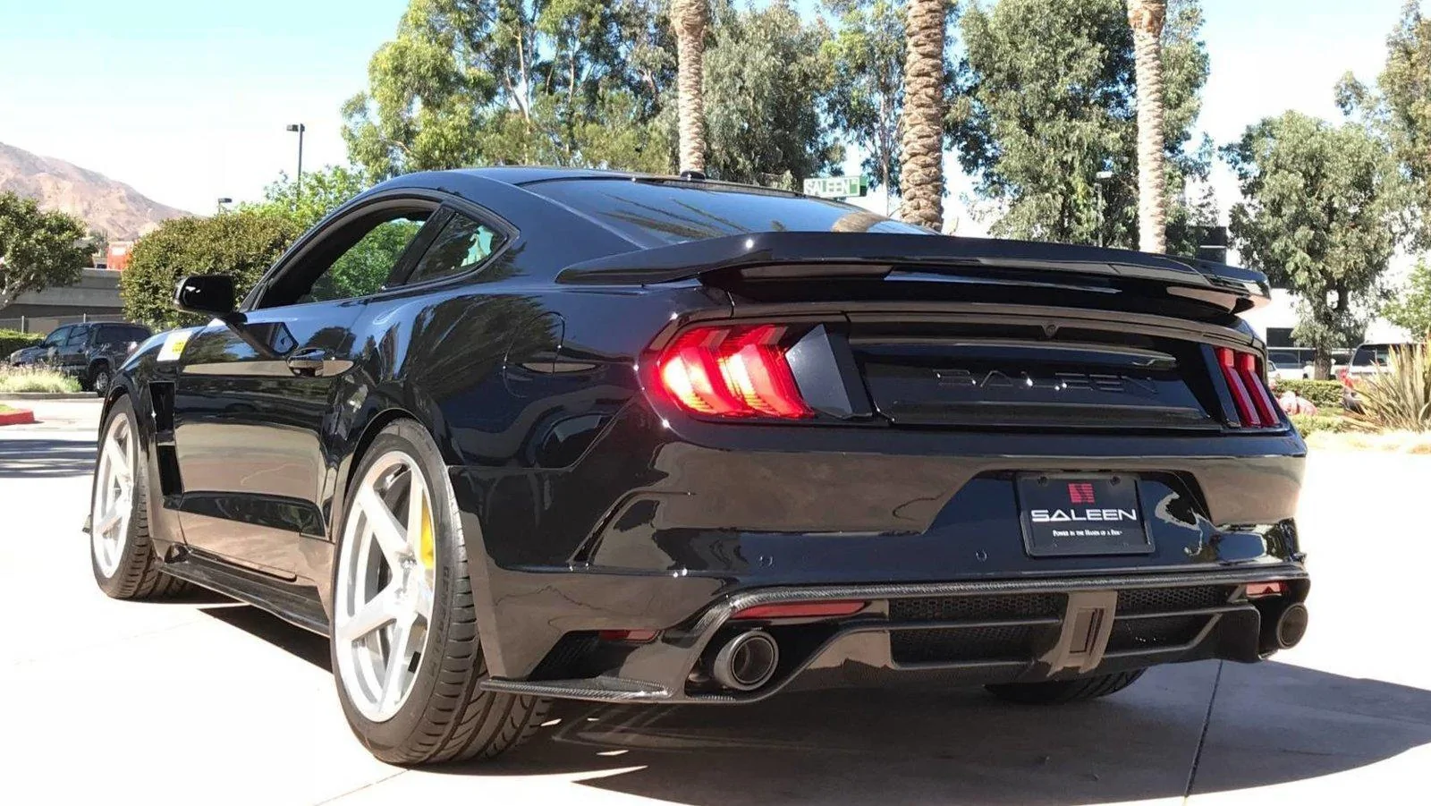 35th-anniversary-saleen-mustang-2-2.webp