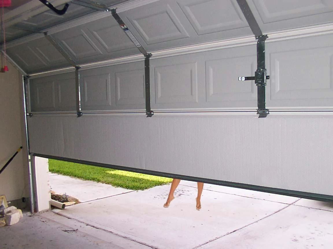 Garage_door_legs.webp