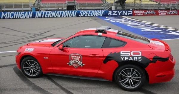 2015_mustang_mis_pace_car.webp