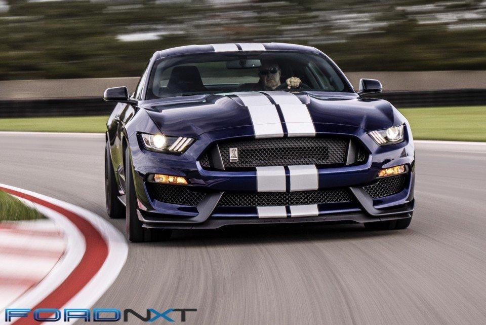 llow-along-as-teams-build-the-shelby-gt350s-voodoo-5-2-engine-2018-08-03_03-05-46_656716-960x641.jpg