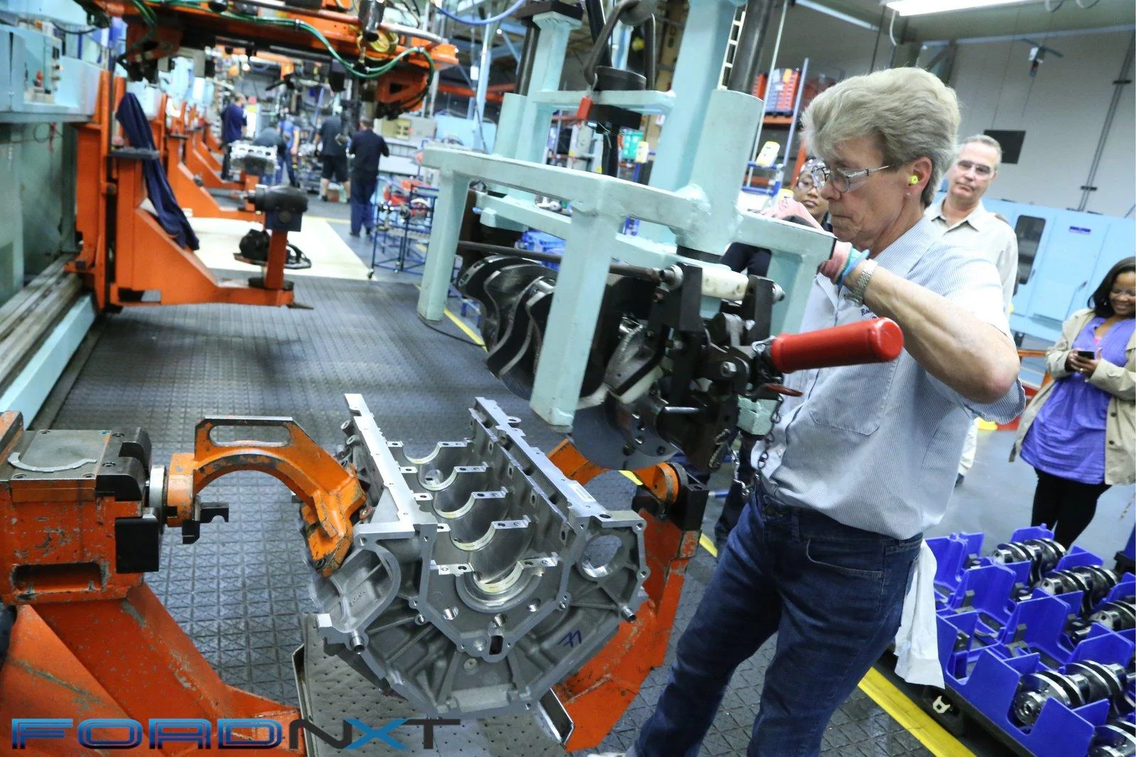 follow-along-as-teams-build-the-shelby-gt350s-voodoo-5-2-engine-2018-08-03_03-07-41_282876.webp