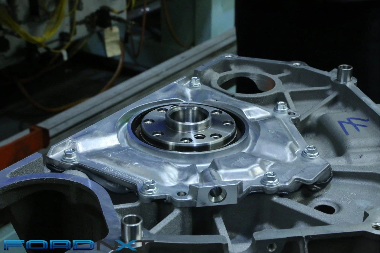 follow-along-as-teams-build-the-shelby-gt350s-voodoo-5-2-engine-2018-08-03_03-08-10_916748.webp