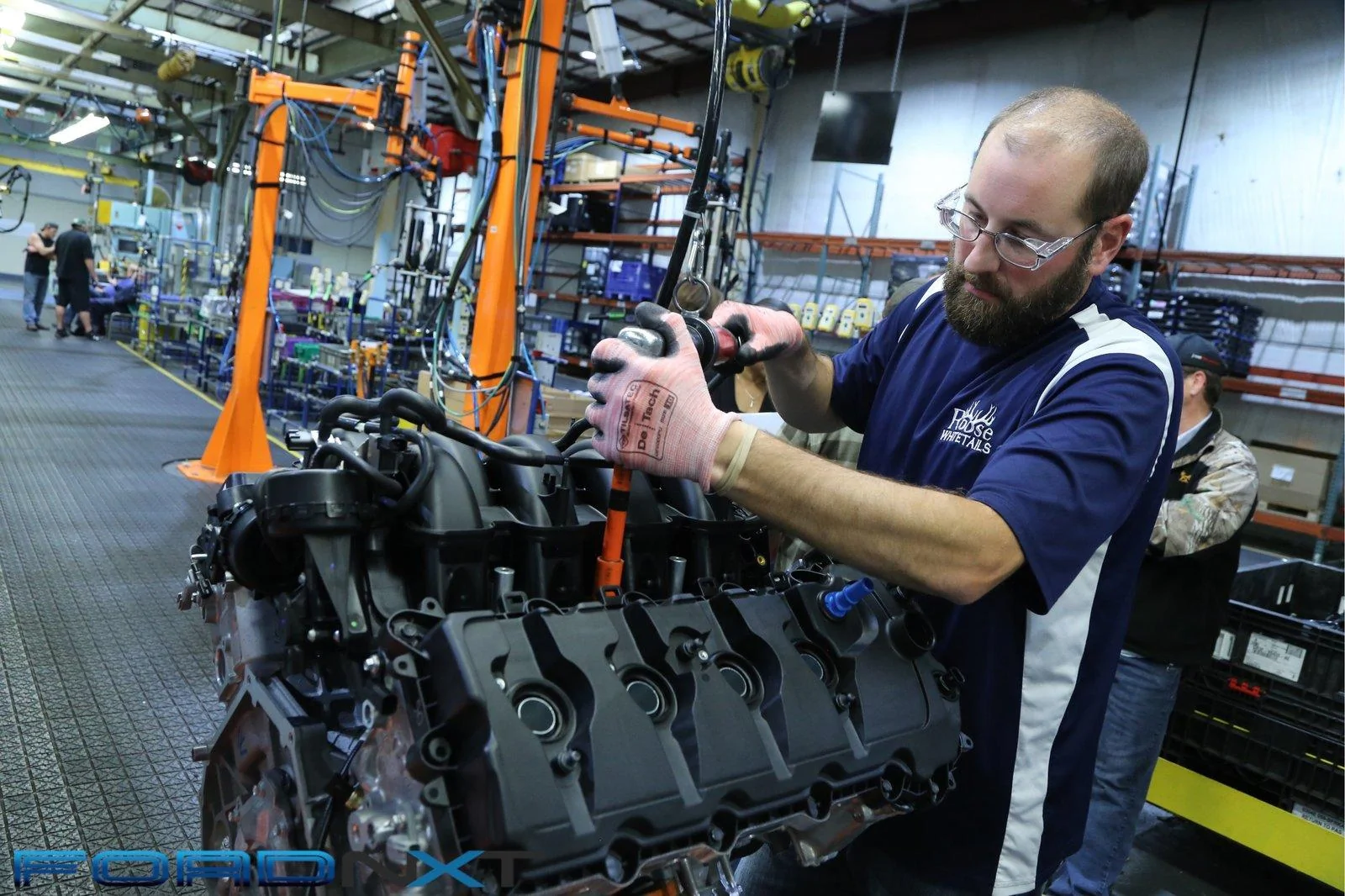 follow-along-as-teams-build-the-shelby-gt350s-voodoo-5-2-engine-2018-08-03_03-11-24_422653.webp