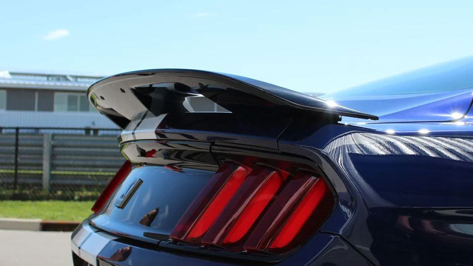 2019-ford-mustang-shelby-gt350-10.webp