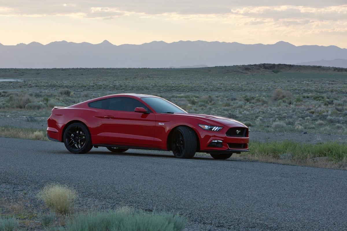 2015-Ford-Mustang-GT-side.jpg