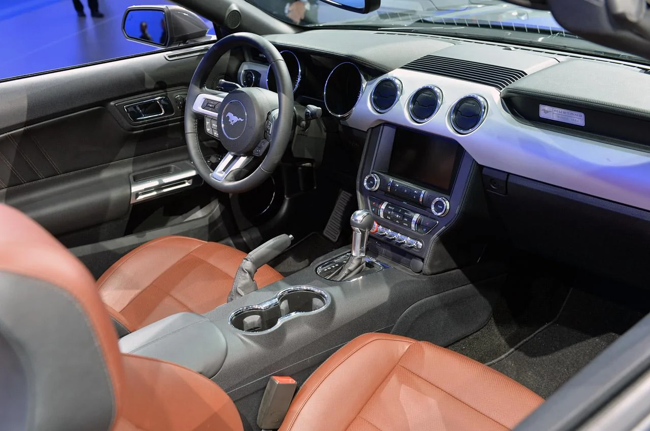 17-2015-mustang-convertible-magnetic.webp
