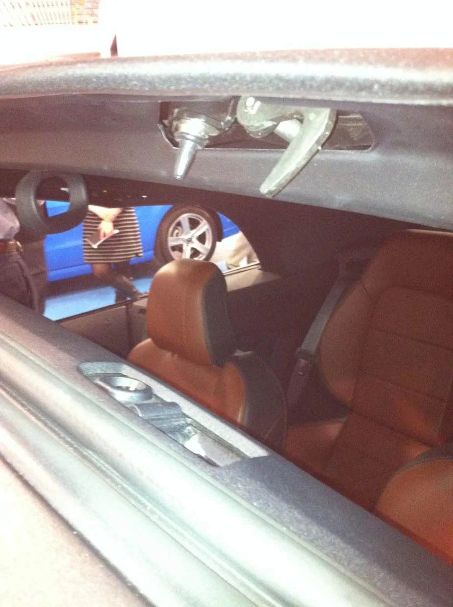 2015-Ford-Mustang-convertible-latch.webp