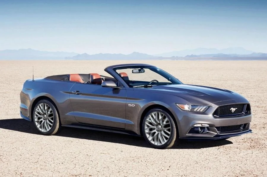 2016-ford-mustang-gt-convertible-performance-pack-front-three-quarter.webp