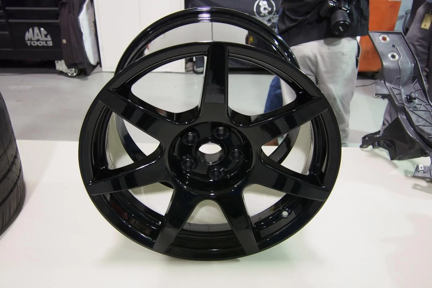 Ford-Mustang-Shelby-GT350-Wheel-01.webp