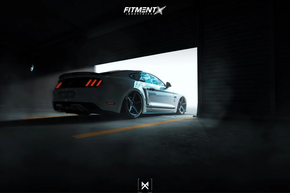 9180-7-2016-mustang-ford-gt-premium-air-lift-performance-air-suspension-velgen-classic5-gunme...webp