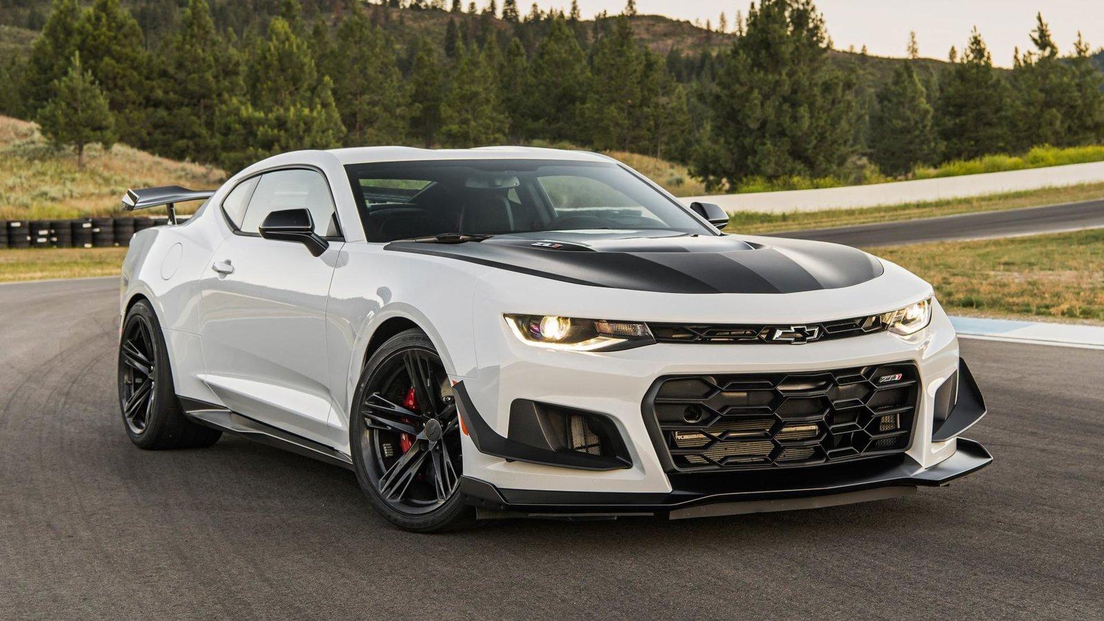 2018-chevy-camaro-zl1-1le-first-drive.jpg