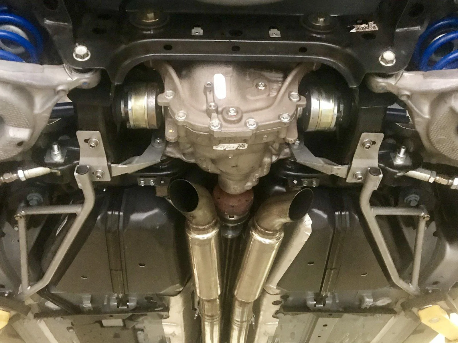 S550 IRS SUPPORT BRACKET.webp