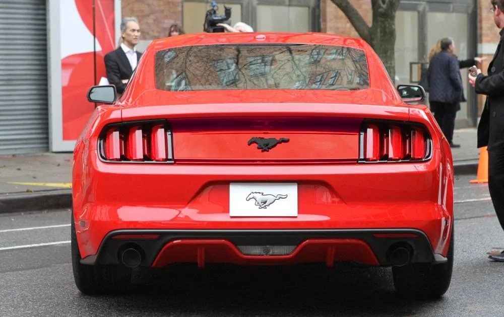 2015-Ford-Mustang-Coupe-rear-fascia_JPG.webp
