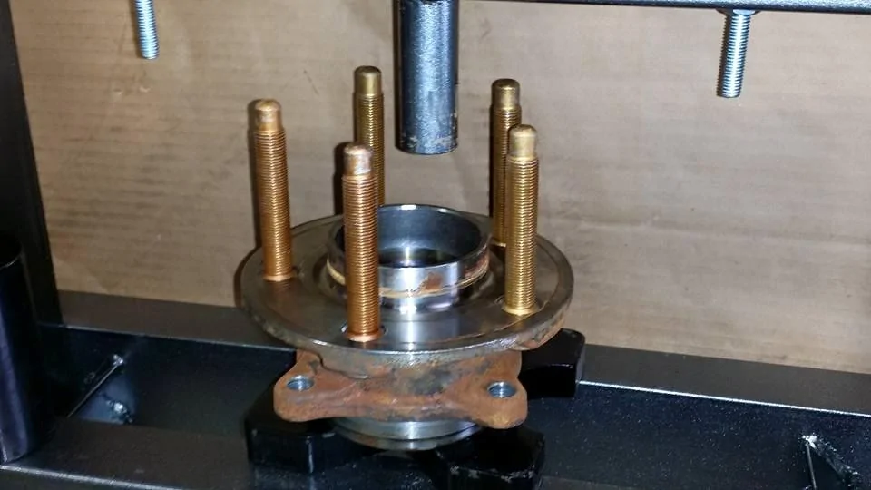 Wheel studs 2.webp