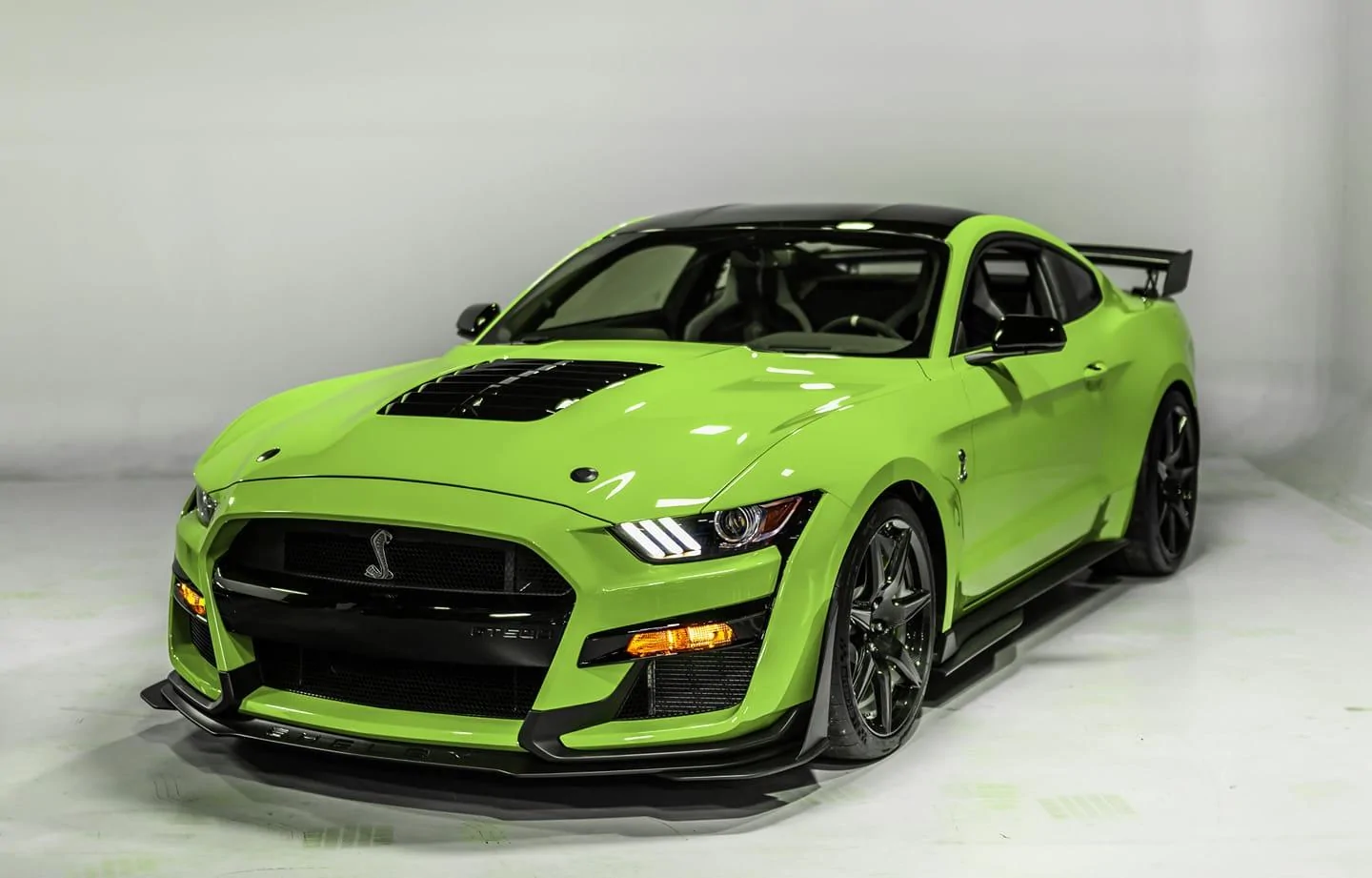 2020 GT500 Grabber Lime 1.webp