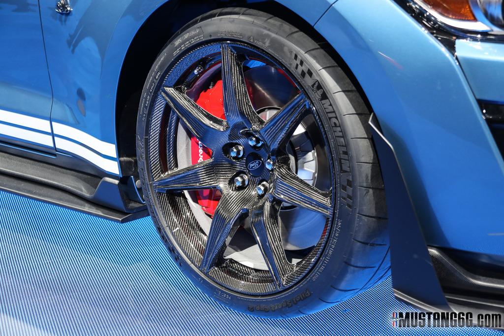 2020-Shelby-GT500-Mustang-Reveal-Debut-26_zpsi9cbx8ou.jpg