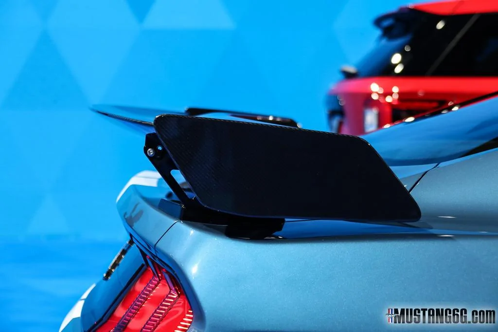 2020-Shelby-GT500-Mustang-Reveal-Debut-32_zpsxbrwa3go.webp