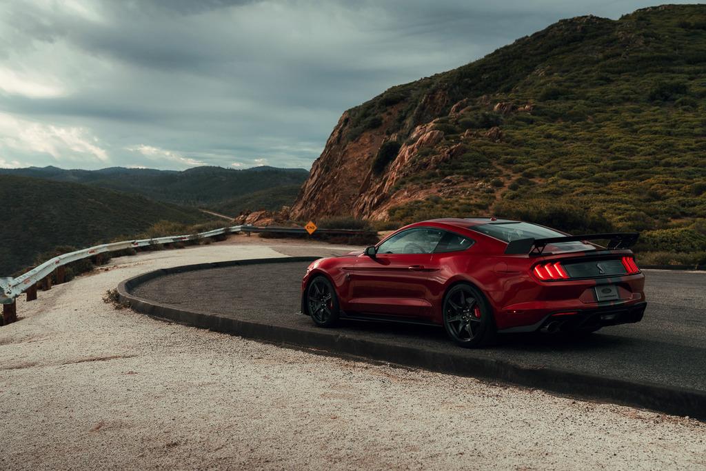 2020-Shelby-GT500-Mustang-Exterior--3_zpssxuivtak.jpg