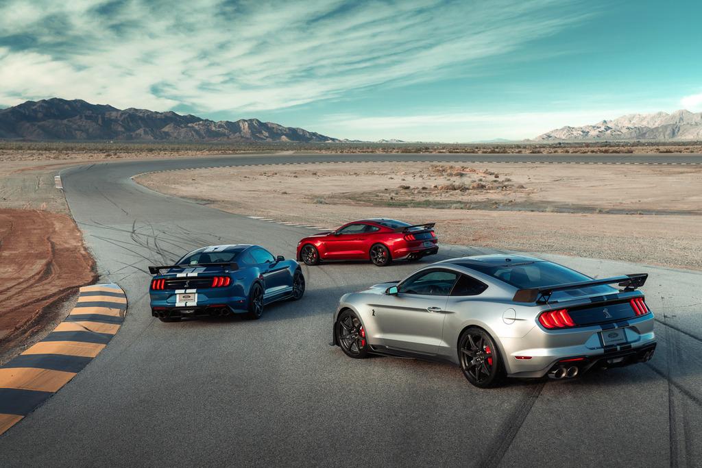 2020-Shelby-GT500-Mustang-Exterior--15_zpsdao33day.jpg