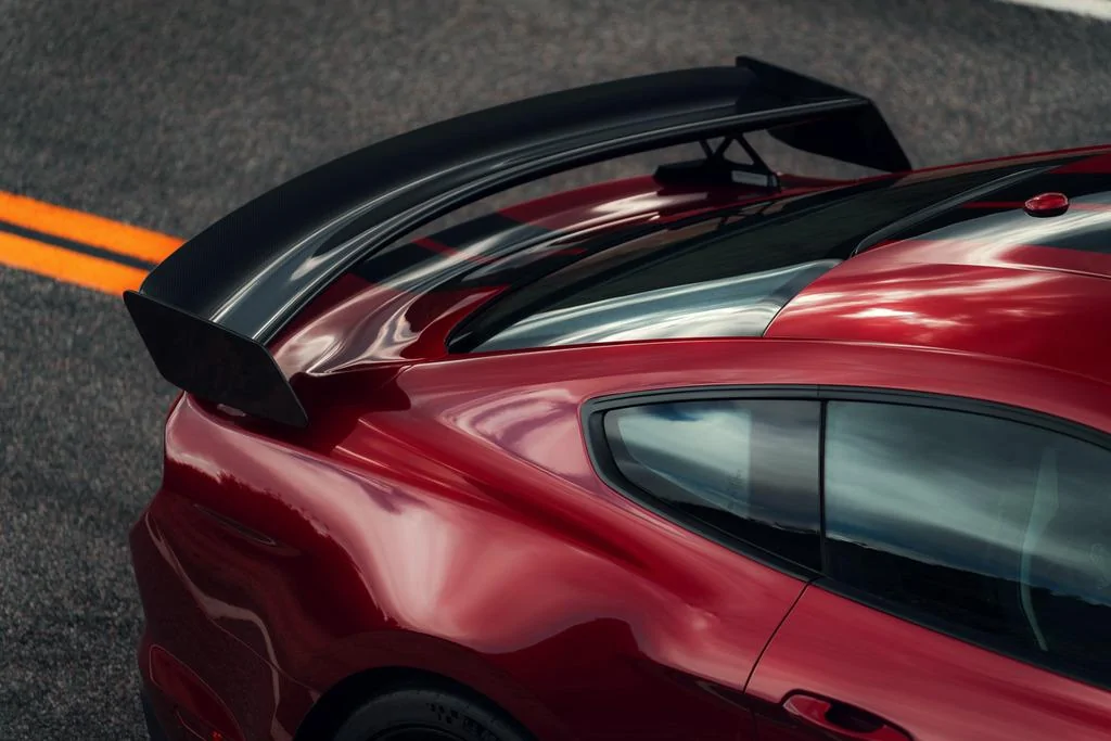 2020-Shelby-GT500-Mustang-Interior-and-Detail-3_zpspncuhhrn.webp