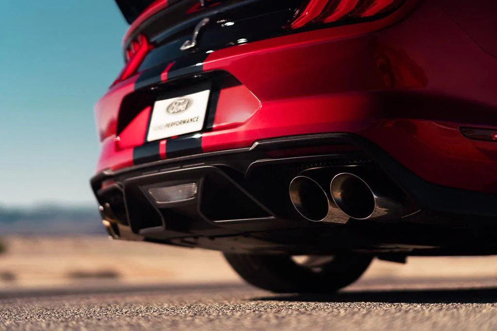 2020-Shelby-GT500-Mustang-Interior-and-Detail-15_zpsrgk6ori0.webp