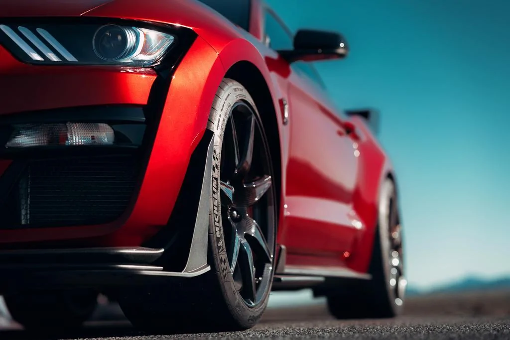 2020-Shelby-GT500-Mustang-Interior-and-Detail-16_zpsm7igpoy8.webp
