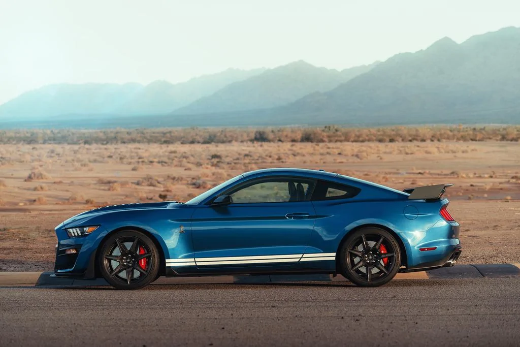 2020-Shelby-GT500-Mustang-Carbon-Fiber-Track-Package-2_zpshhqroj53.webp