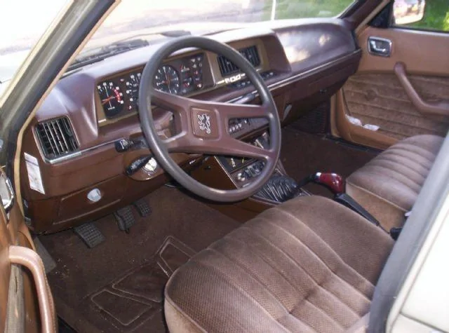 1983-peugeot-604-interior.webp
