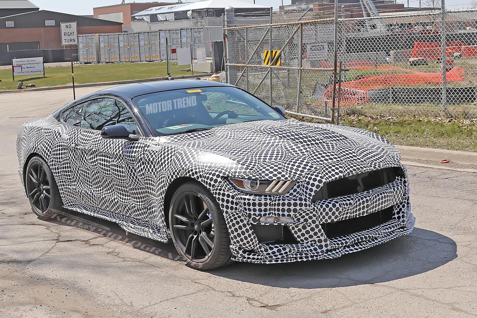 2020-Ford-Mustang-GT500-mule-front-three-quarter.jpg