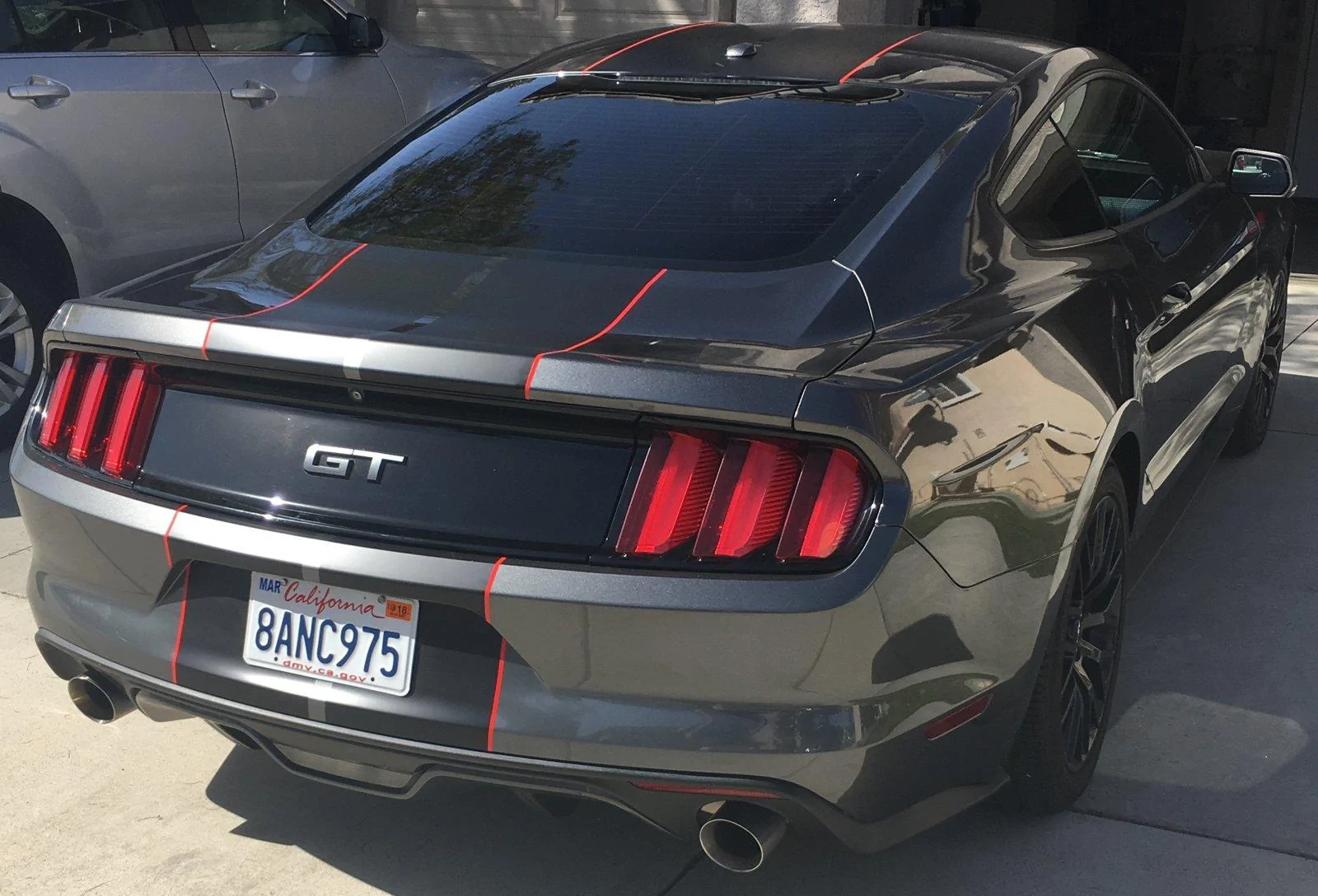 mustang rear stripes.webp
