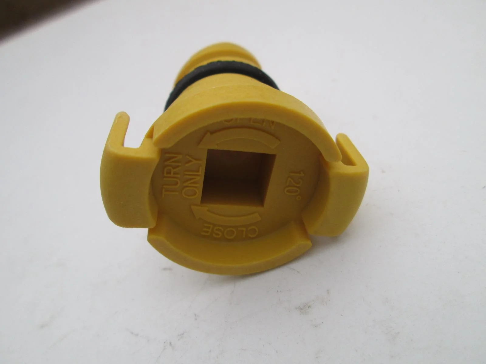 ford-powerstroke-6-7-yellow-plastic-oil-drain-plug-3-8-square-drive-13.webp