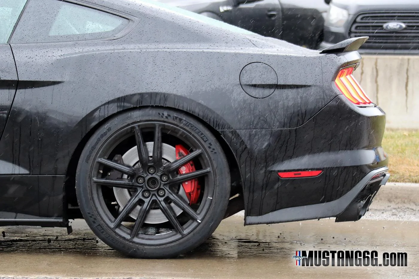2020-Shelby-GT500-Mustang-Black-Glow-Bumper-12.webp