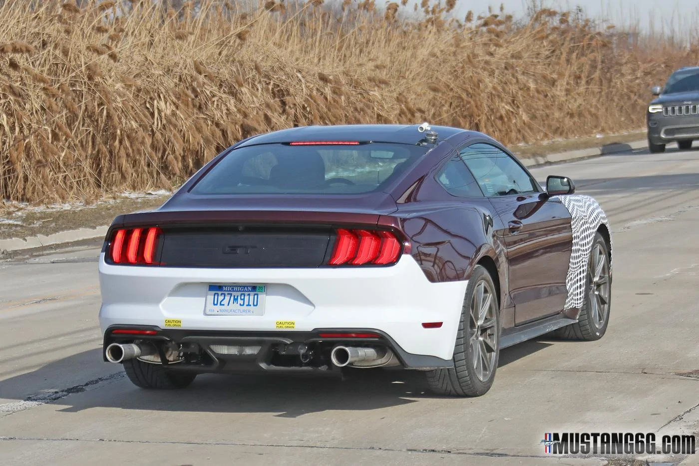 2020-21-Mustang-Refresh-Hybrid-Prototype-11.webp
