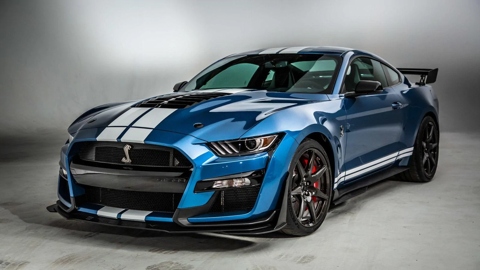 2020-ford-shelby-mustang-gt500-1.webp