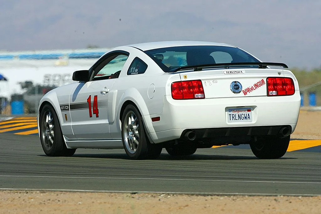 2009MustangAtChuckwallaLRV.webp