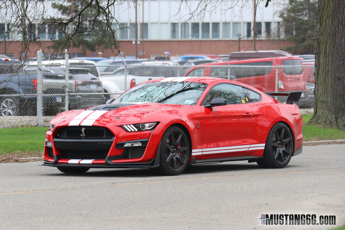 2020-Shelby-GT500-Mustang-Race-Red-4.jpg