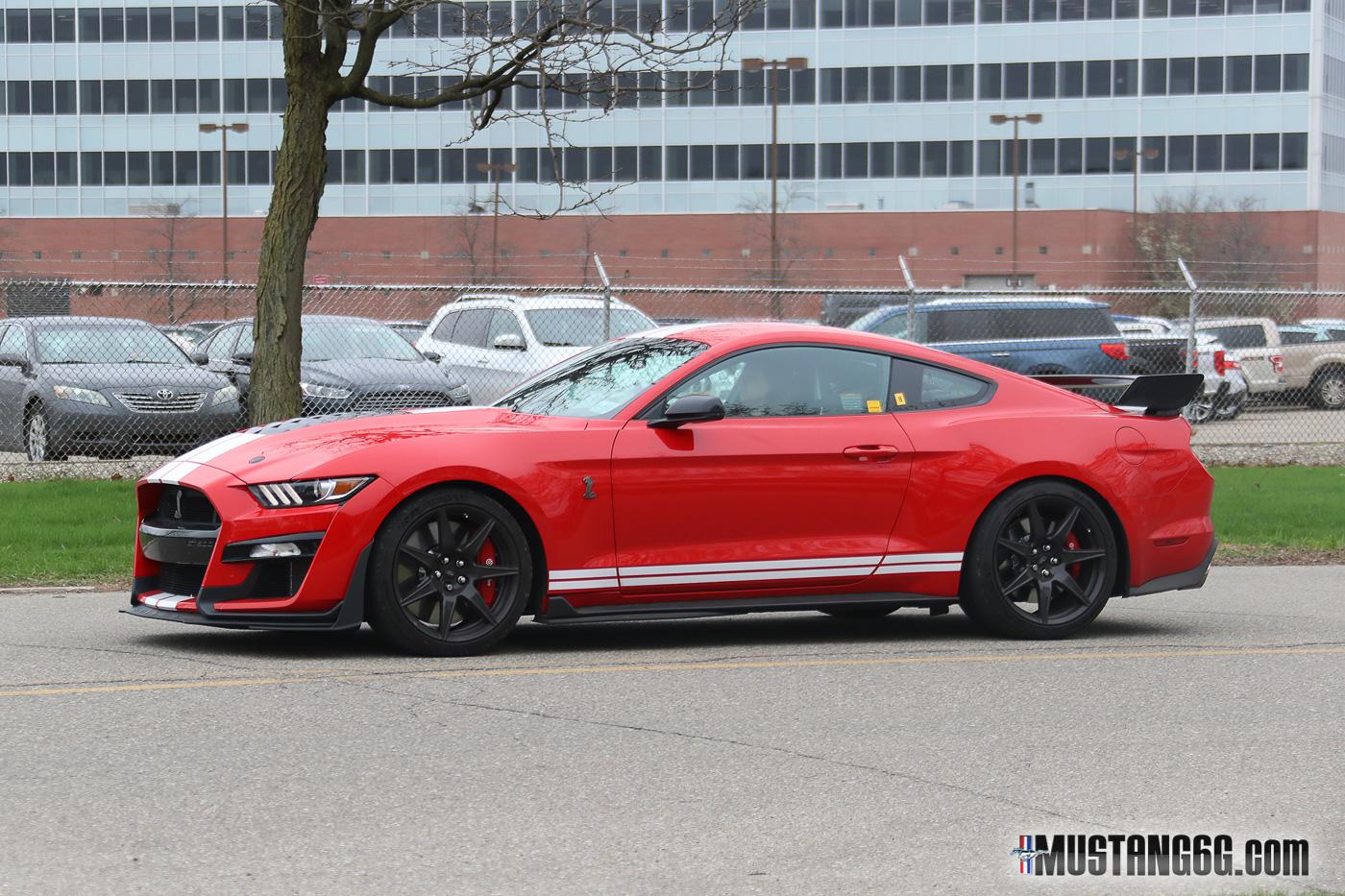 2020-Shelby-GT500-Mustang-Race-Red-6.jpg