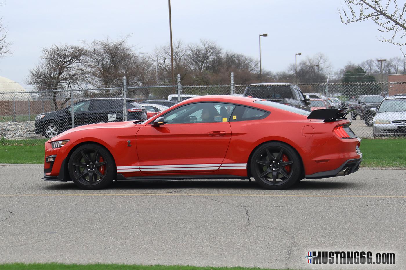 2020-Shelby-GT500-Mustang-Race-Red-8.jpg