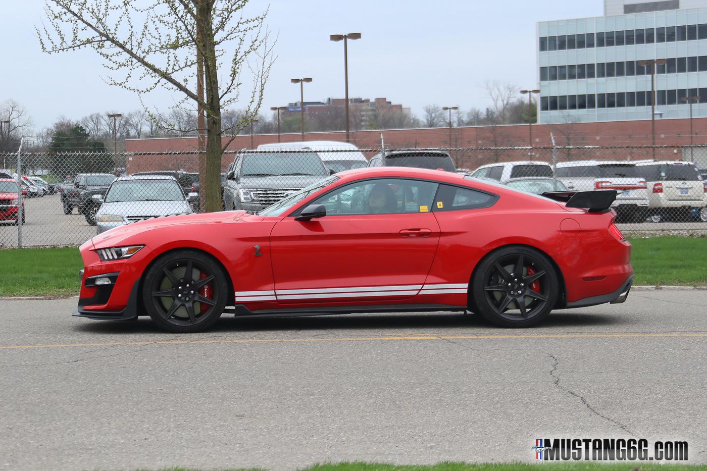 2020-Shelby-GT500-Mustang-Race-Red-9.jpg