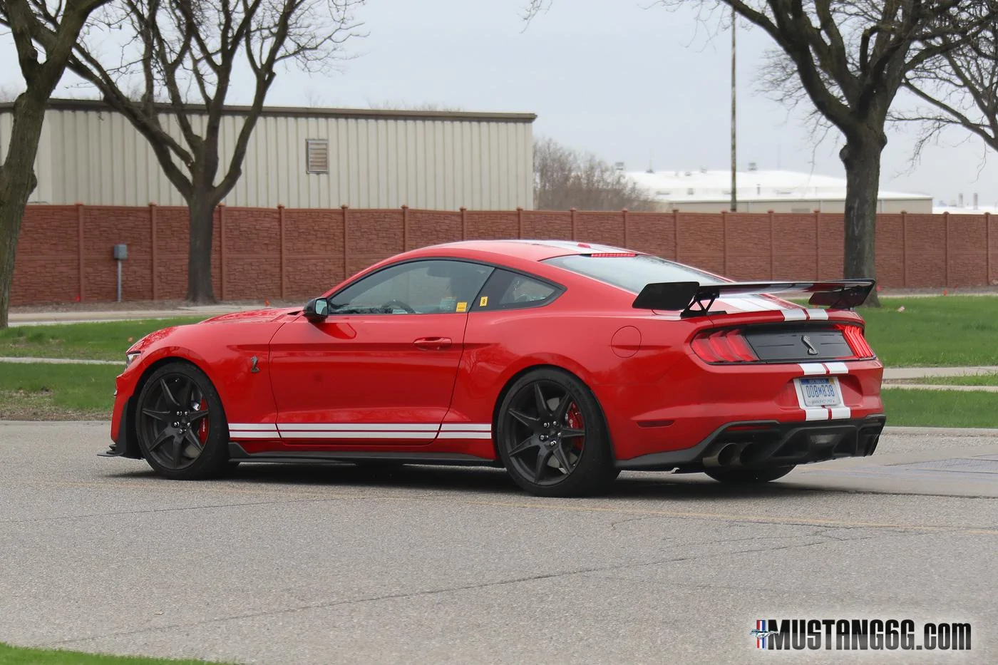 2020-Shelby-GT500-Mustang-Race-Red-10.webp