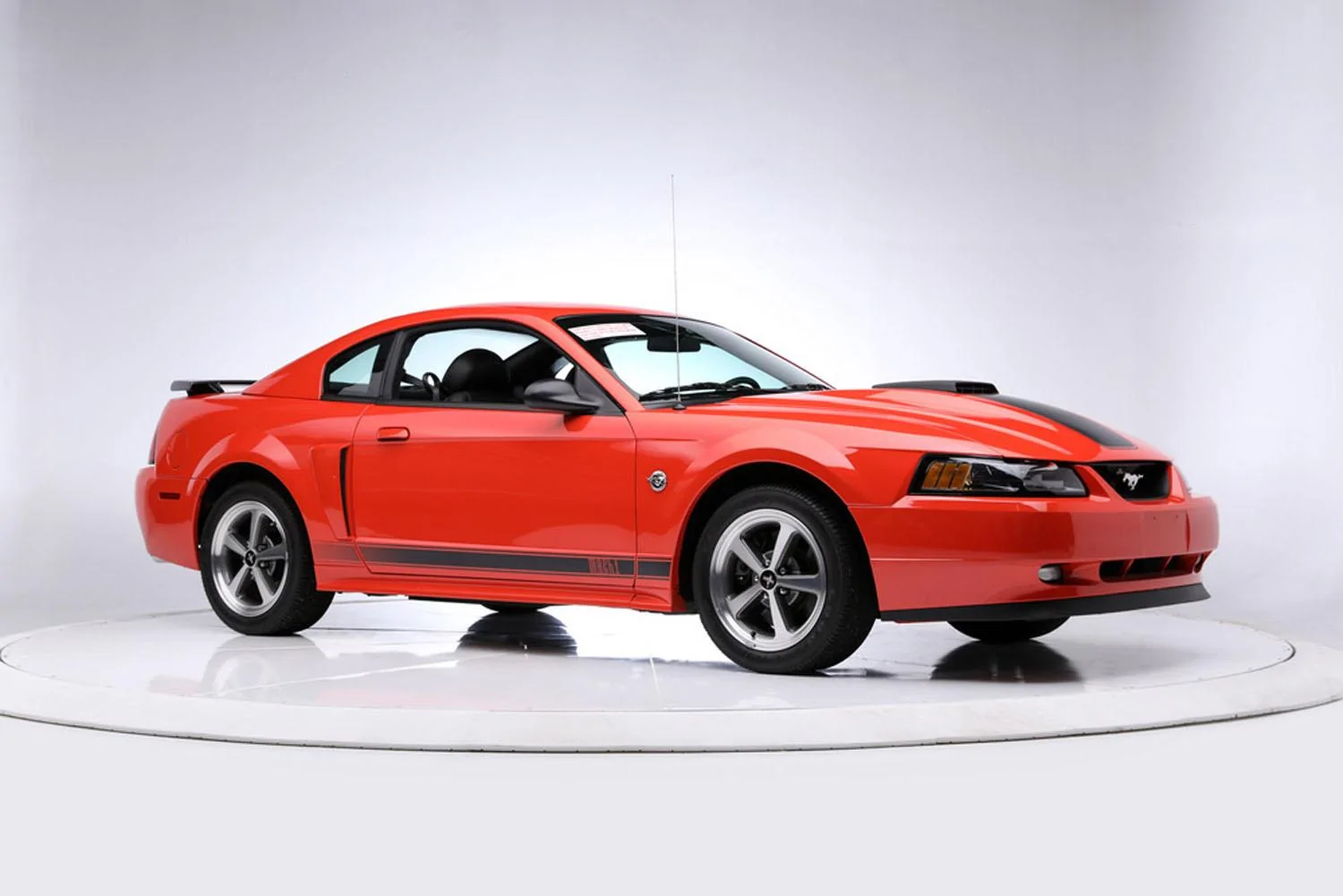 2004-Ford-Mustang-Mach-1-003.webp