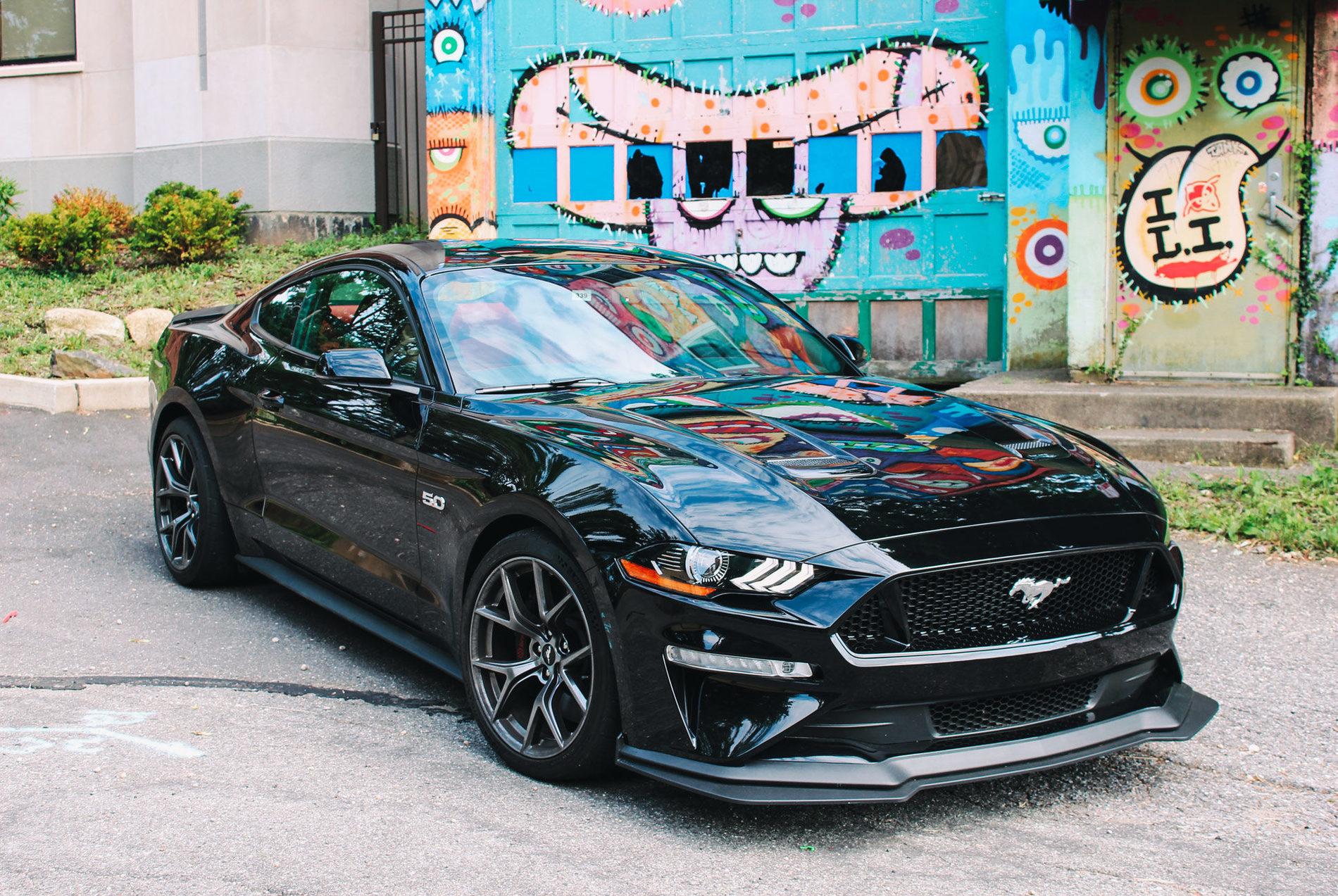 Mustang-Performance-Pack-Gear-Patrol-Slide-1-1940x1300.jpg