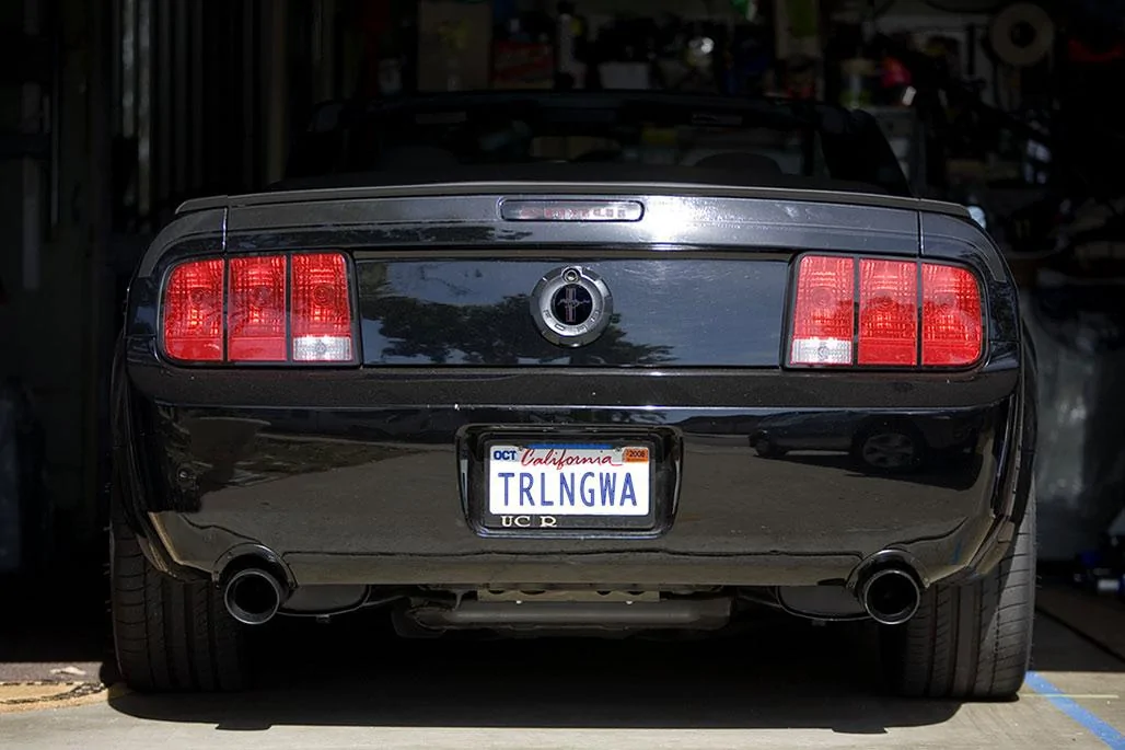Mustang2006RearViewToSeeDuals.webp