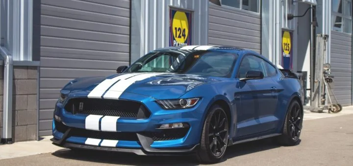 2019-Ford-Mustang-Shelby-GT350-Exterior-M1-Concourse-013-front-three-quarters-blue-720x340.webp