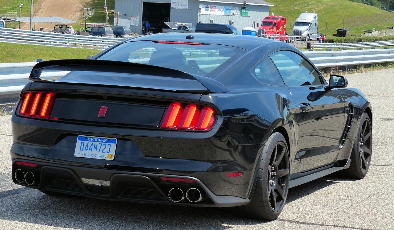 GT350R-BLK201-FIN.jpg