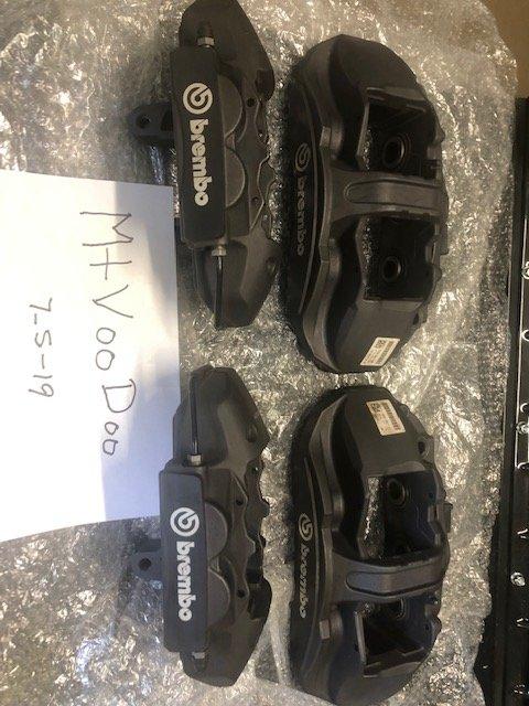 GT350 Brake Calipers #1.jpg